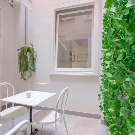 Nel Largo Casa de hóspedes 4*